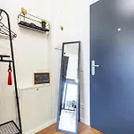 Jungle - Balcony & Easy Center Access דירה