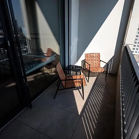 Jungle - Balcony & Easy Center Access * 브라티슬라바