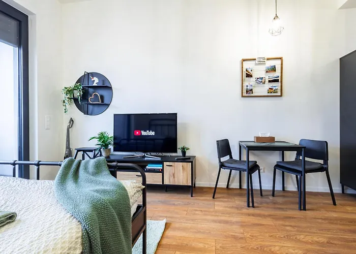 아파트 Jungle - Balcony & Easy Center Access 브라티슬라바