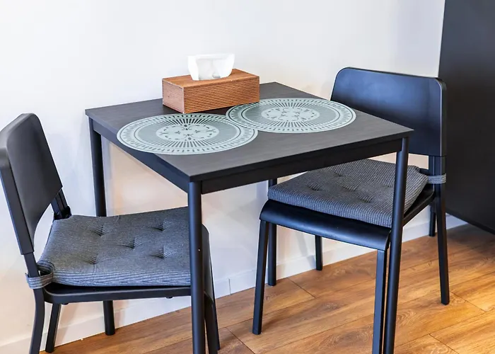 Jungle - Balcony & Easy Center Access 아파트