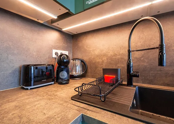 아파트 Jungle - Balcony & Easy Center Access *